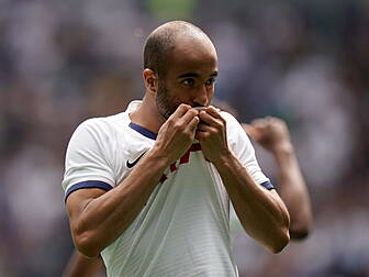 Lucas Moura signs new Spurs co...